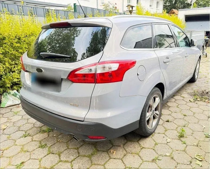 Gebraucht Ford Focus Titanium 150 PS (110 kW) 2012 Grau Kombi
