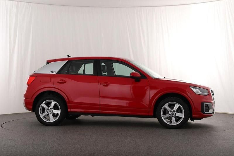 Gebraucht Audi Q2 Advanced 116 PS (85 kW) 2020 Rot SUV