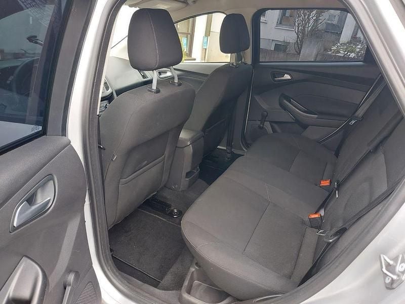 Gebraucht Ford Focus Business Edition 125 PS (91 kW) 2015 Silber Limousine