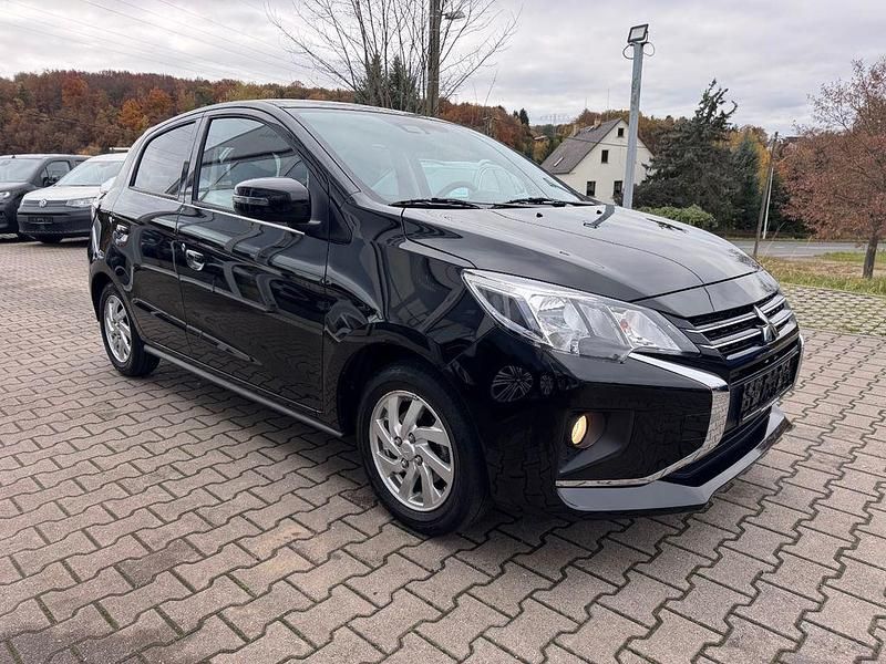 Gebraucht Mitsubishi Space Star Select 71 PS (52 kW) 2022 Schwarz Limousine