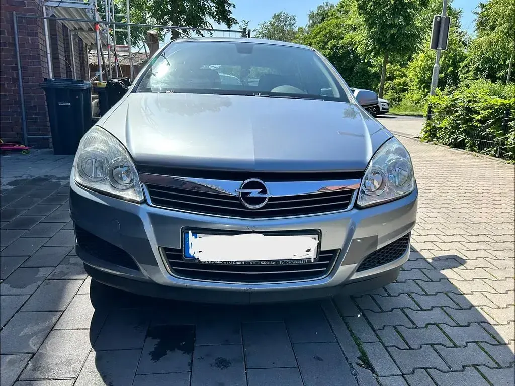 Gebraucht Opel Astra Edition 90 PS (66 kW) 2009 Grau Limousine