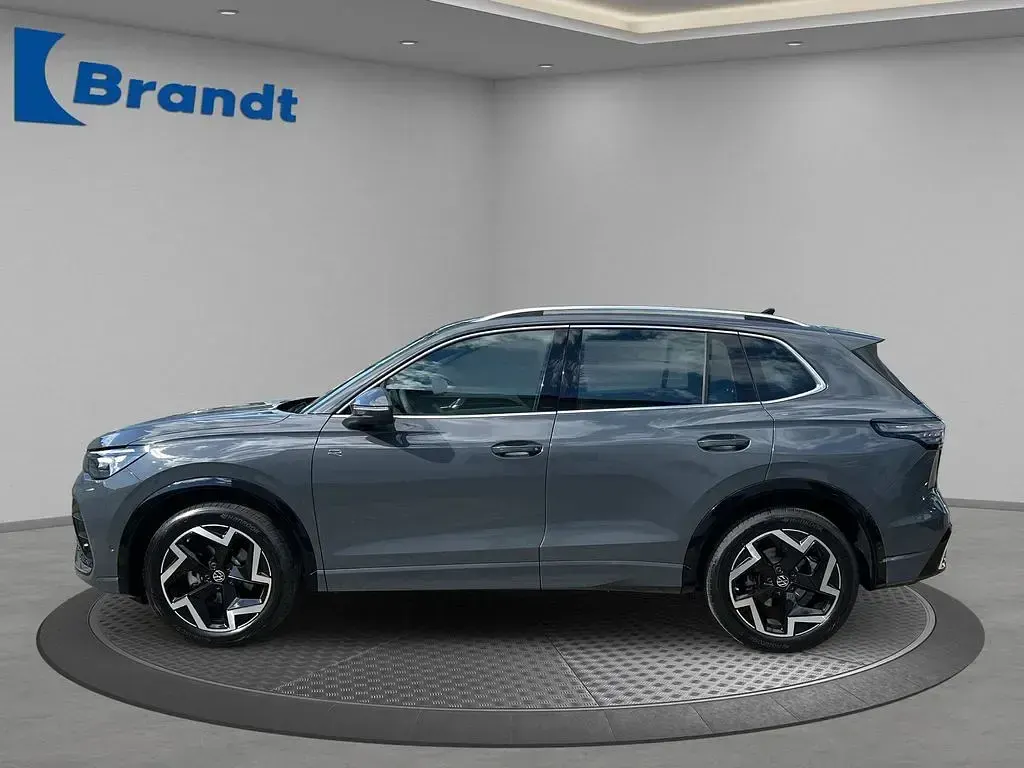 Neu VW Tiguan R-line 150 PS (110 kW) 2026 Grau SUV