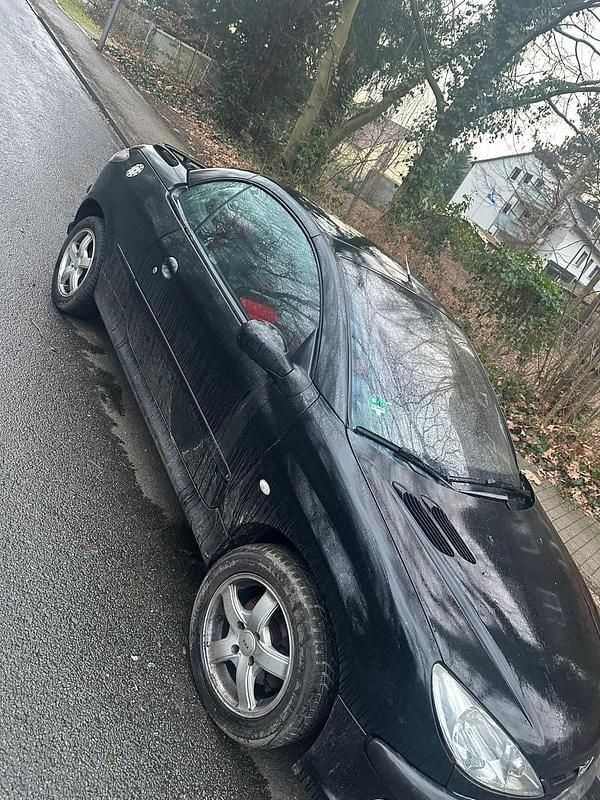 Gebraucht Peugeot 206 CC 110 PS (80 kW) 2004 Schwarz Cabrio
