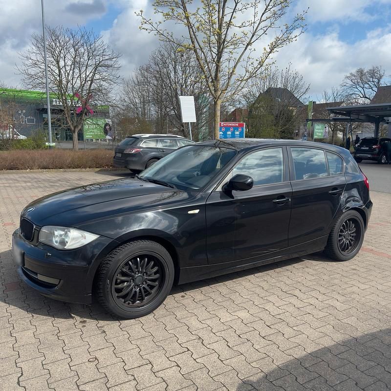 Gebraucht BMW 118 143 PS (105 kW) 2009 Schwarz Kleinwagen