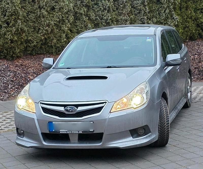 Silber Gebraucht 2009 Subaru Legacy Kombi | 3.499 € - Bild 1/4