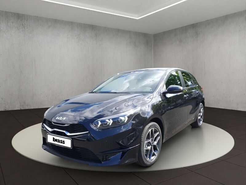 Zilinaschwarz met. Neu 2025 Kia Ceed Limousine | 26.980 € (Teuer) - Bild 1/4