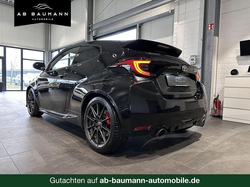 Gebraucht Toyota Yaris 261 PS (191 kW) 2023 Schwarz precious black (metallic) Kleinwagen