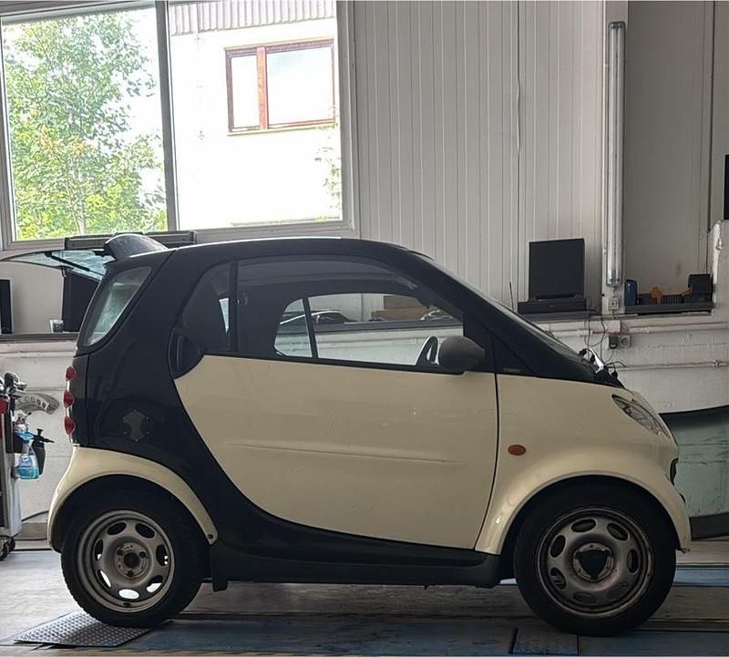 Schwarz Gebraucht 2006 Smart ForTwo Coupé Kleinwagen | 1.650 € (Superpreis) - Bild 1/1