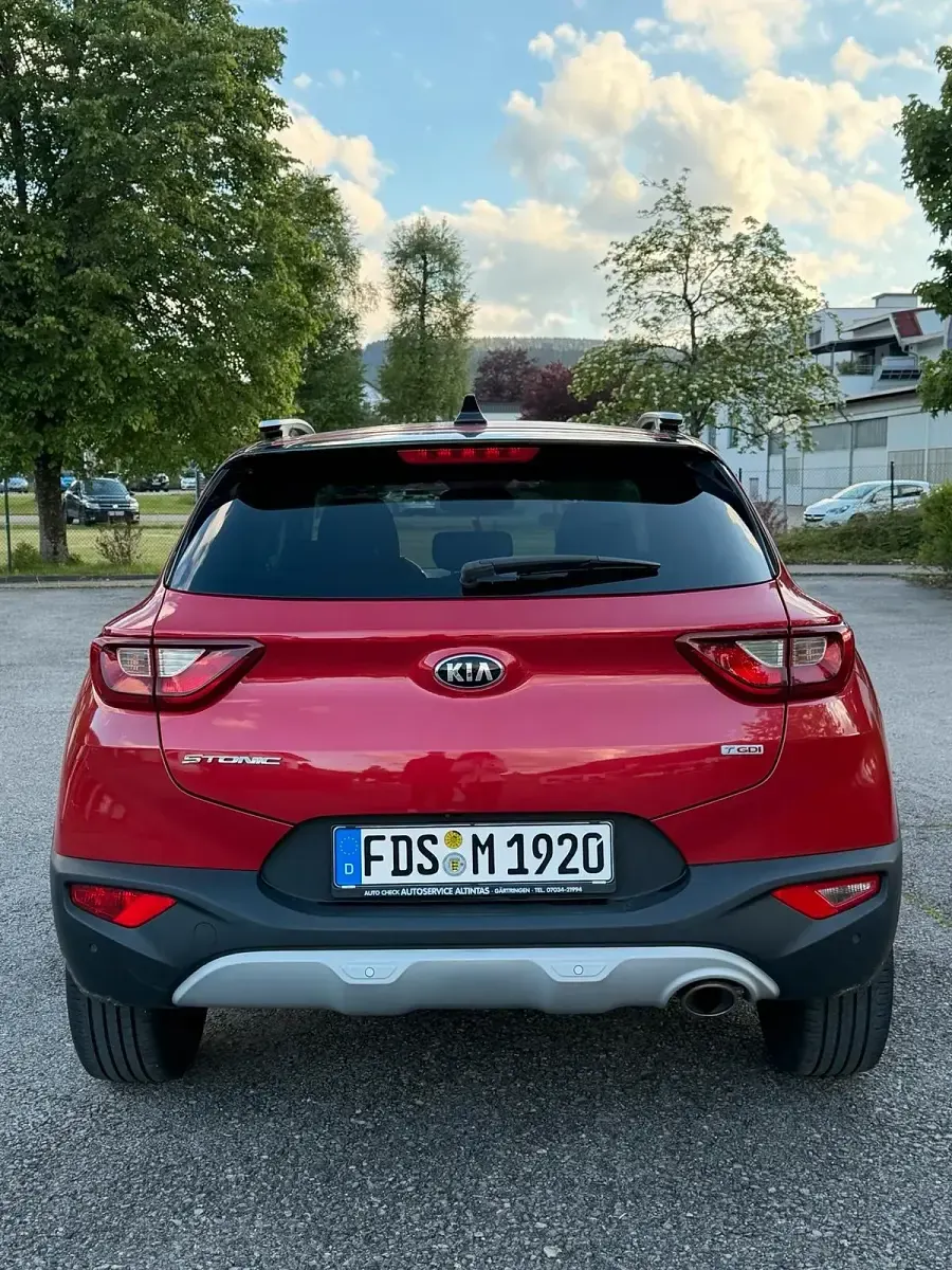 Gebraucht Kia Stonic Spirit 120 PS (88 kW) 2019 Rot SUV