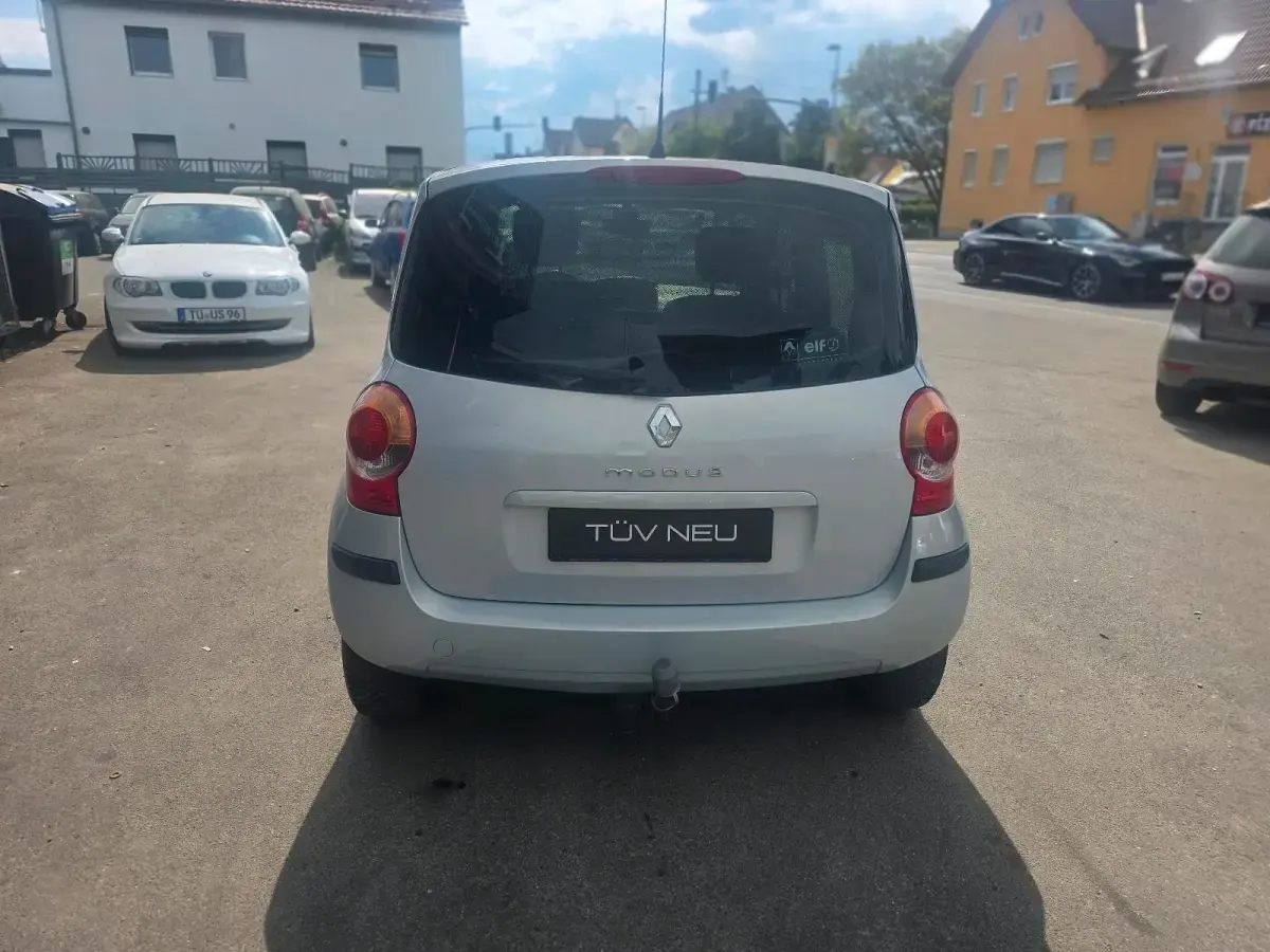 Second-hand Renault Modus 111 CP (81 kW) 2005 Auriu Monovolum