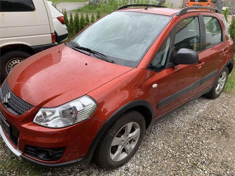 Orange Gebraucht 2012 Suzuki SX4 Club Kleinwagen | 5.990 € (Fairer Preis) - Bild 1/4