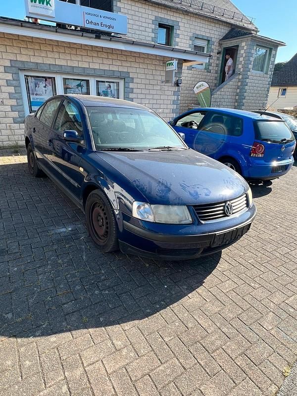 Blau Gebraucht 1999 VW Passat Limousine | 485 € (Superpreis) - Bild 1/4