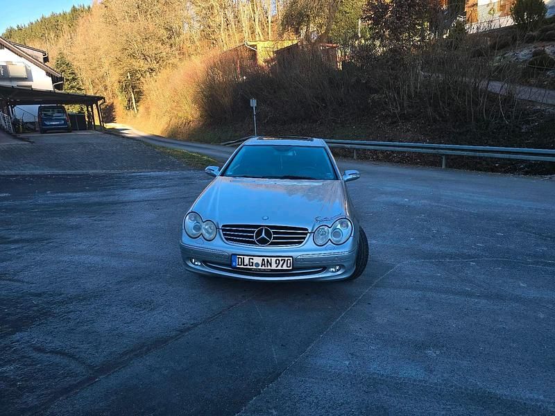 Gebraucht Mercedes CLK200 163 PS (119 kW) 2005 Silber Coupé