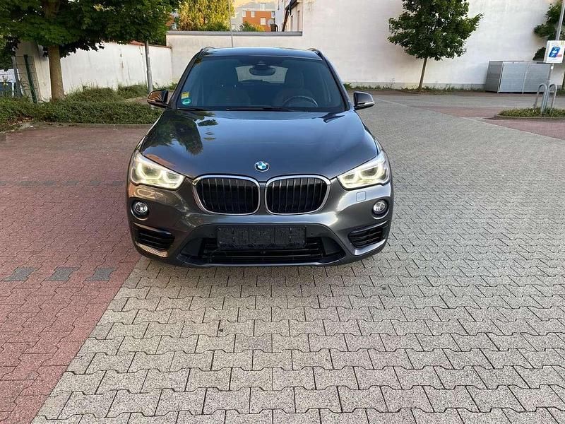 Grau Gebraucht 2016 BMW X1 SUV | 13.700 € (Fairer Preis) - Bild 1/4