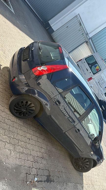 Gebraucht Ford Fiesta Ambiente 70 PS (51 kW) 2008 Blau Kleinwagen