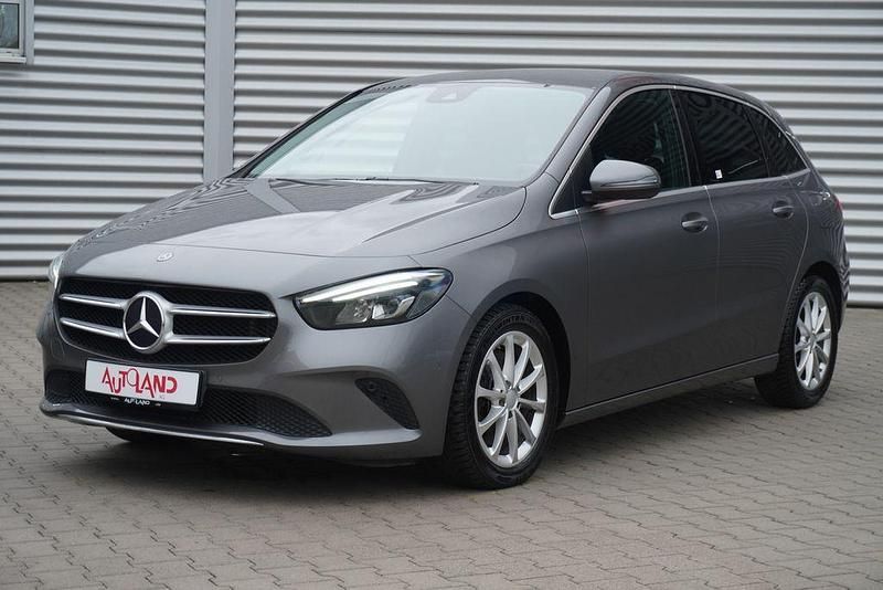 Gebraucht Mercedes B250 Progressive 224 PS (164 kW) 2019 Grau Van / Kleinbus
