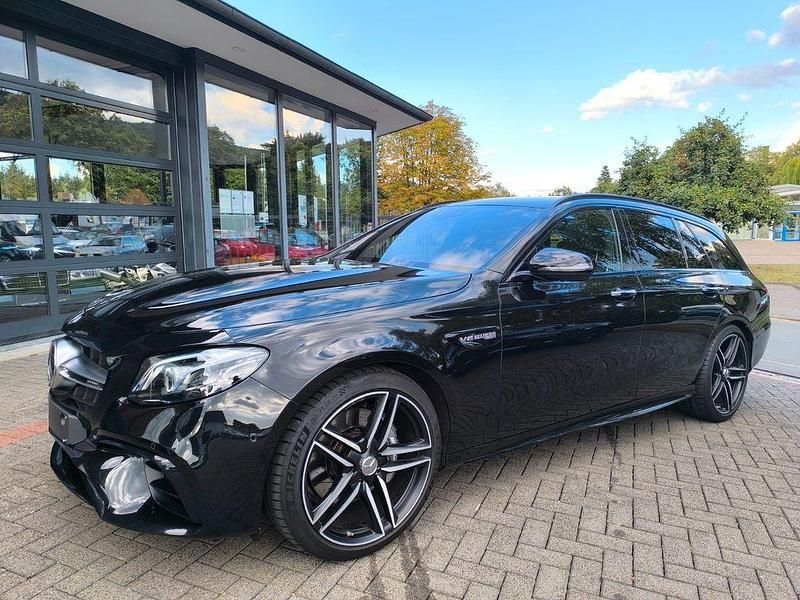 Schwarz Gebraucht 2017 Mercedes E63 AMG AMG Kombi | 59.990 € (Etwas zu teuer) - Bild 1/4