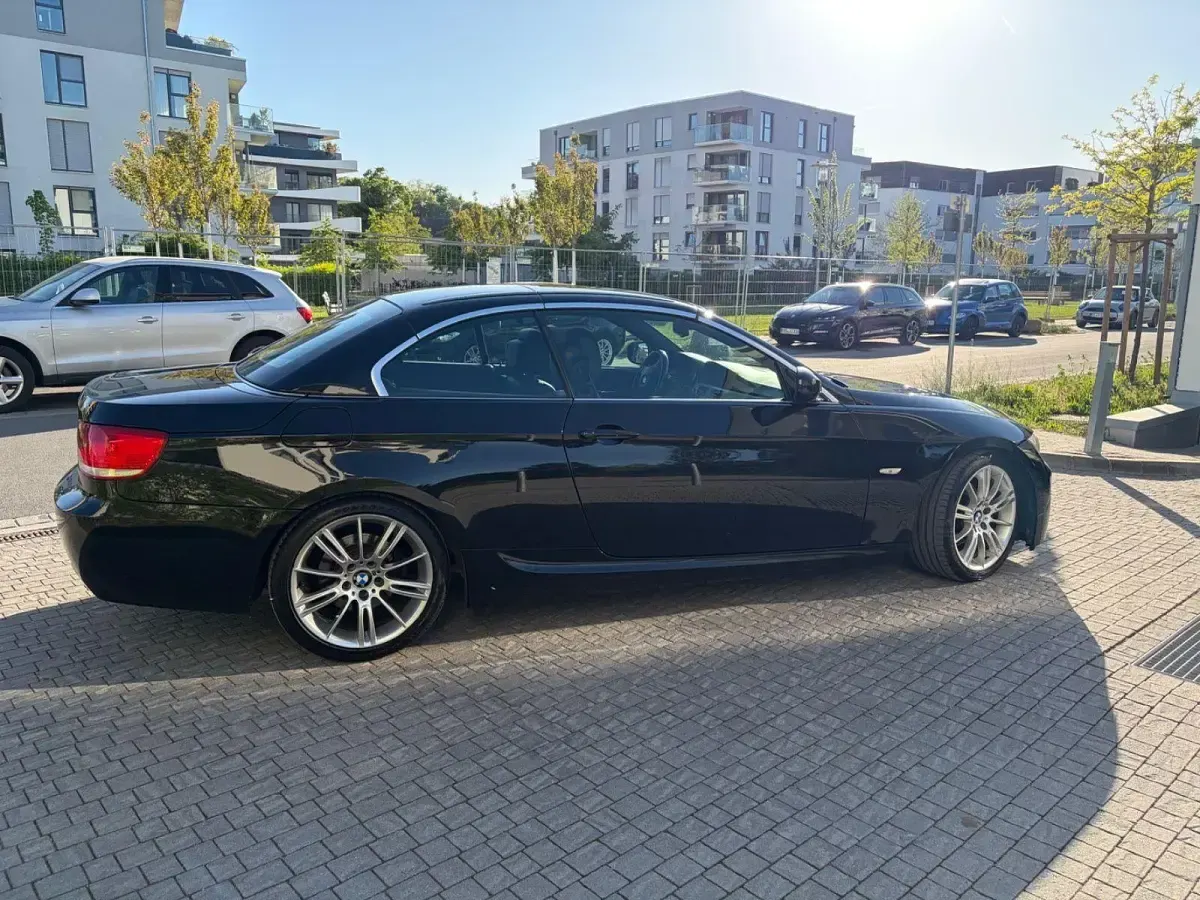 Gebraucht BMW 320 Cabriolet M Sport 177 PS (130 kW) 2010 Schwarz Cabrio