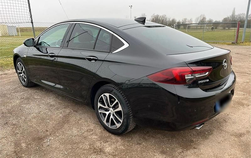 Gebraucht Opel Insignia Dynamic 170 PS (125 kW) 2017 Schwarz Limousine