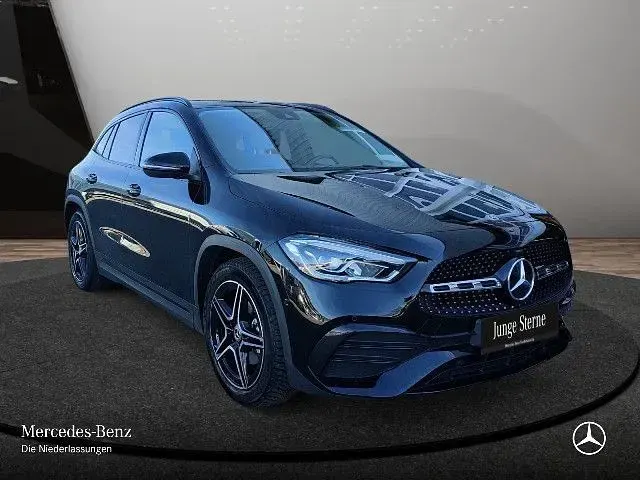 Gebraucht Mercedes GLA200 AMG 163 PS (119 kW) 2023 Schwarz SUV
