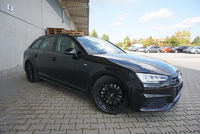 Mythosschwarz metallic Gebraucht 2018 Audi A4 S-Line Kombi | 23.895 € (Fairer Preis) - Bild 1/4