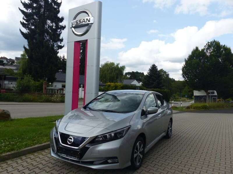 Silver (m) Gebraucht 2020 Nissan Leaf Kleinwagen | 14.850 € (Guter Preis) - Bild 1/4