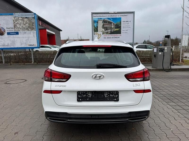 Gebraucht Hyundai i30 Trend 160 PS (117 kW) 2023 Weiß Kombi