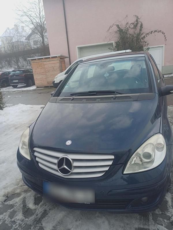 Blau Gebraucht 2007 Mercedes B180 Van / Kleinbus | 2.800 € - Bild 1/4