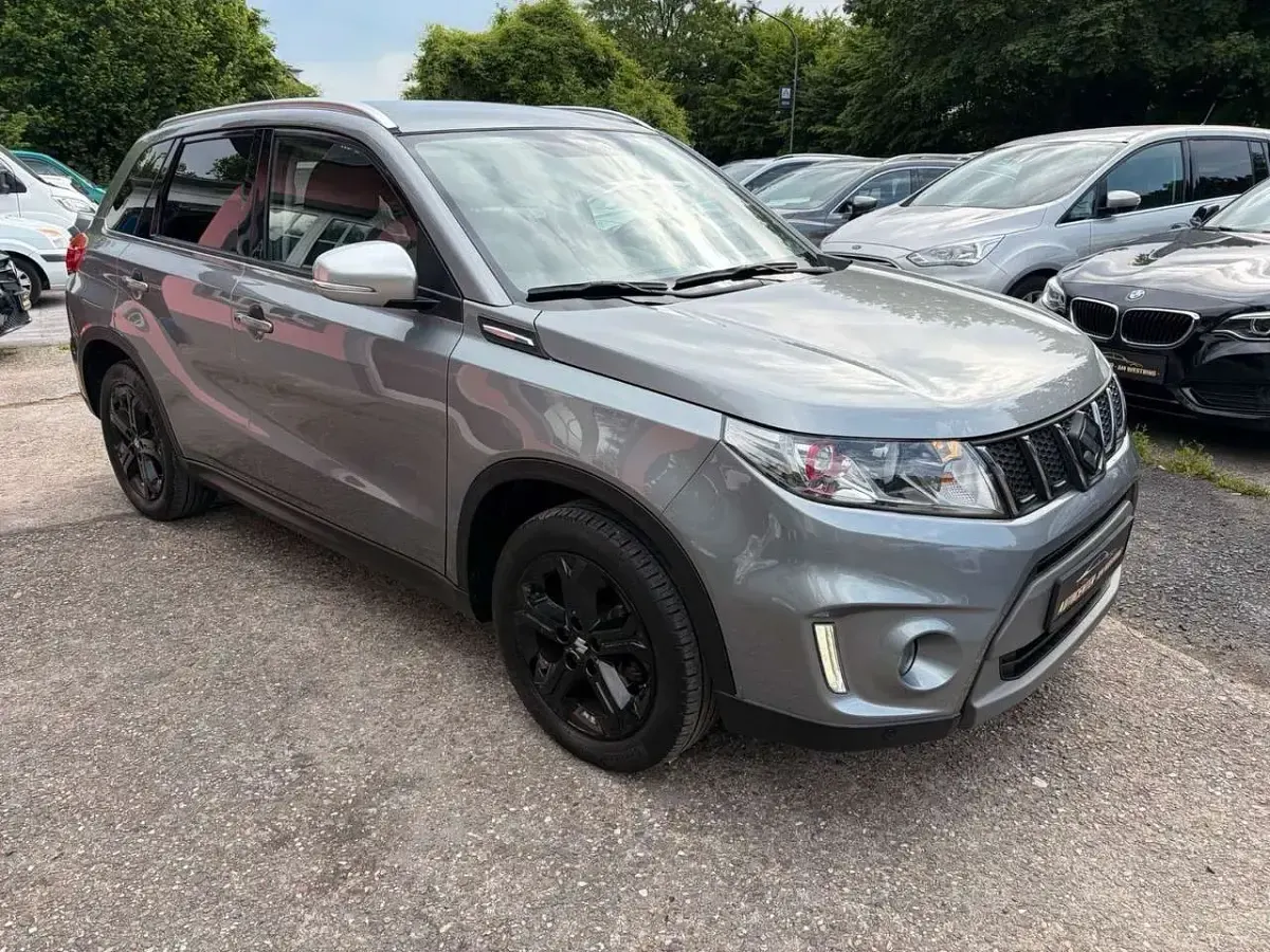 Gebraucht Suzuki Vitara 140 PS (102 kW) 2018 Grau SUV
