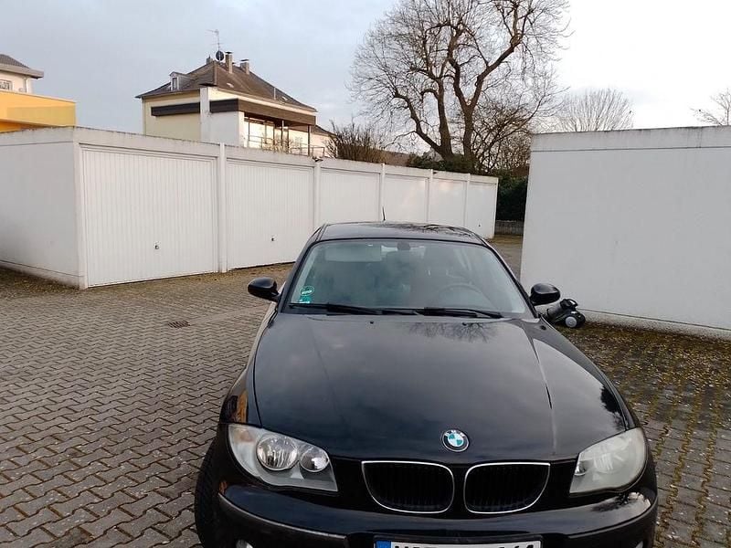Schwarz Gebraucht 2005 BMW 116 Kleinwagen | 1.000 € (Superpreis) - Bild 1/4