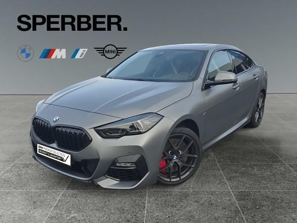 Grau (frozen pure grey) Gebraucht 2024 BMW 220 M Sport Limousine | 36.900 € (Fairer Preis) - Bild 1/4