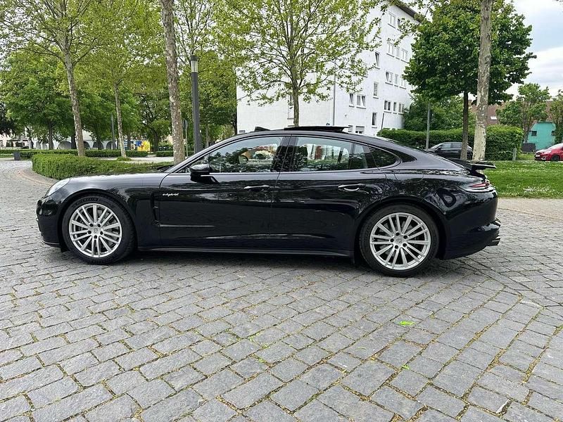Gebraucht Porsche Panamera 330 PS (242 kW) 2019 Schwarz Kleinwagen