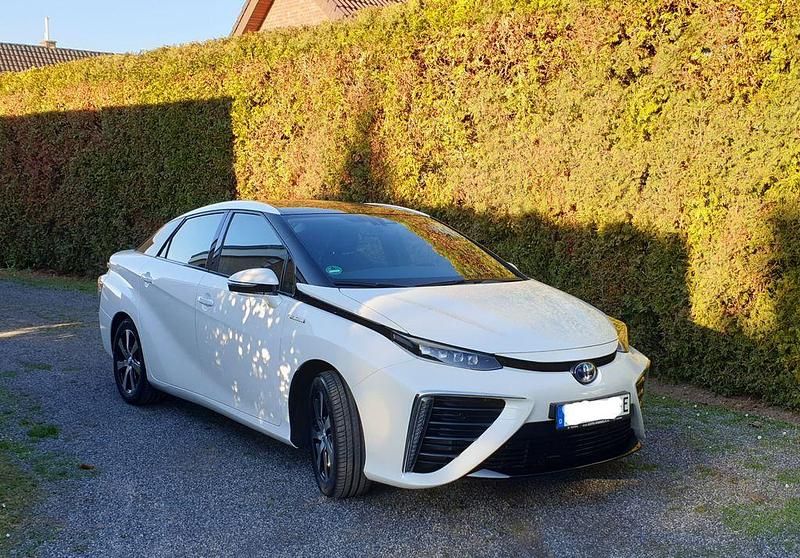 Gebraucht Toyota Mirai 154 PS (113 kW) 2019 Weiß Limousine