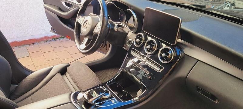 Gebraucht Mercedes C250 Avantgarde 204 PS (150 kW) 2015 Schwarz Limousine