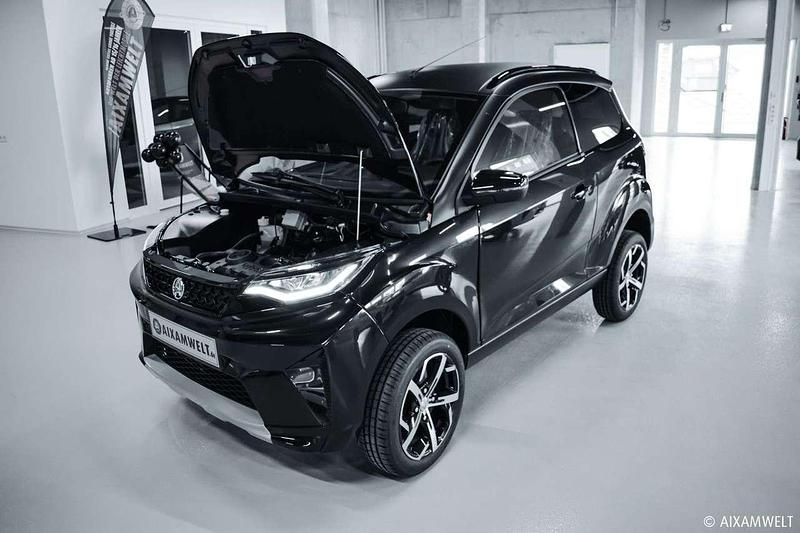 Uusi Aixam Crossover Premium Premium 2026 Musta