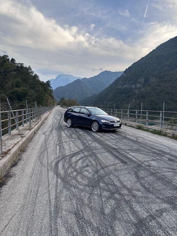 Gebraucht VW Golf VII Highline 140 PS (102 kW) 2014 Blau Kombi