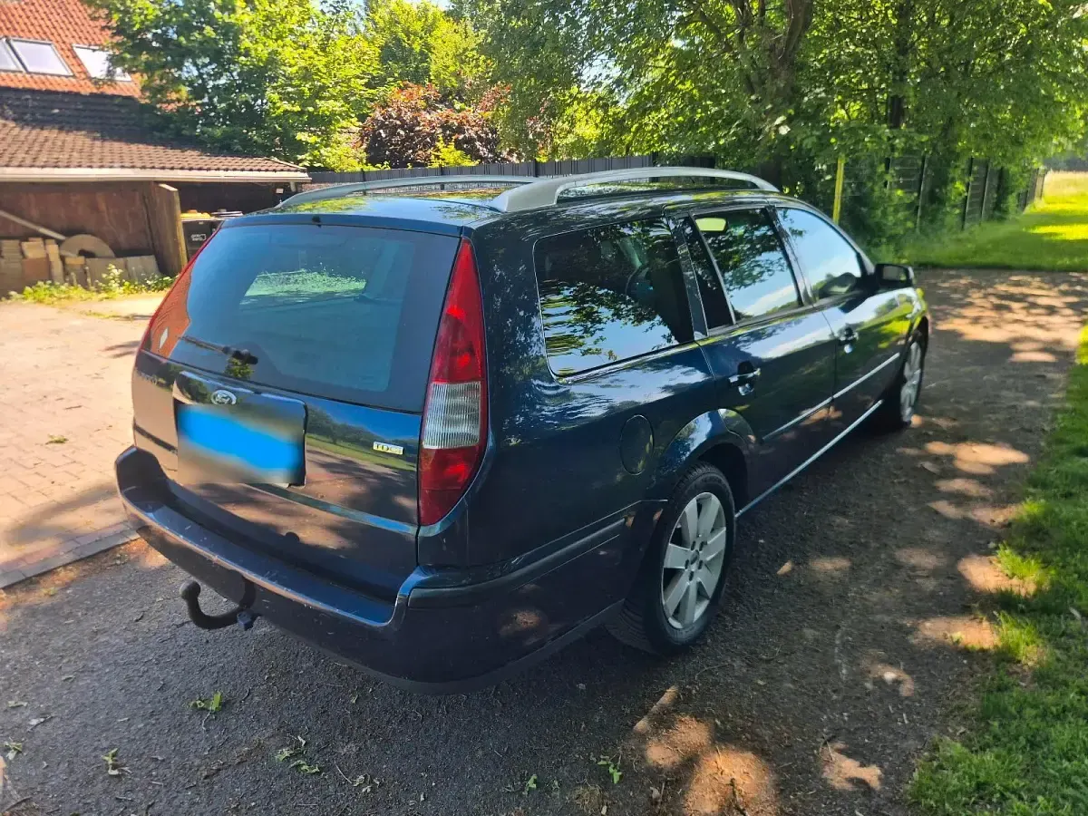 Gebraucht Ford Mondeo 115 PS (84 kW) 2004 Blau Kombi