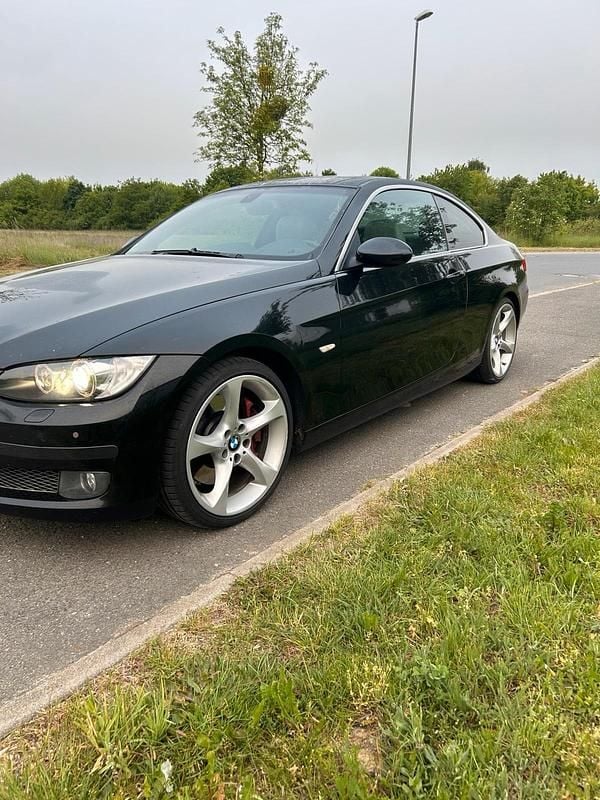 Schwarz Gebraucht 2007 BMW 335 Coupé | 8.200 € (Guter Preis) - Bild 1/4
