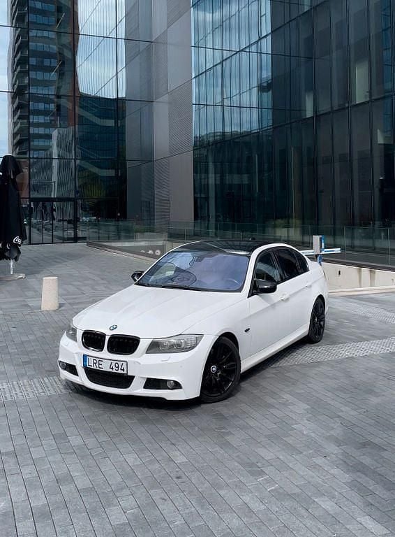 Weiß Gebraucht 2009 BMW 335 Performance Limousine | 12.700 € (Fairer Preis) - Bild 1/4