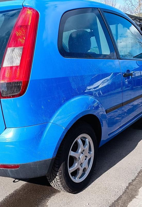 Gebraucht Ford Fiesta 60 PS (44 kW) 2003 Blau Kleinwagen