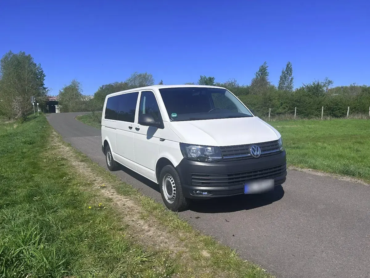 Second-hand VW Transporter 150 CP (110 kW) 2017 Alb Van
