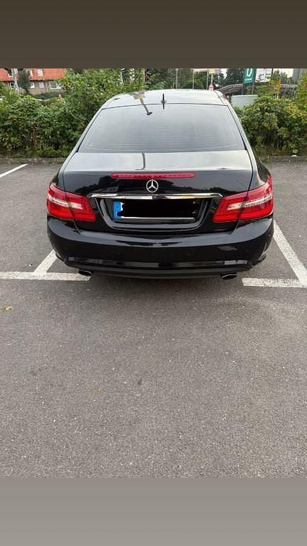 Schwarz Gebraucht 2009 Mercedes E350 Coupé | 7.200 € (Guter Preis) - Bild 1/4
