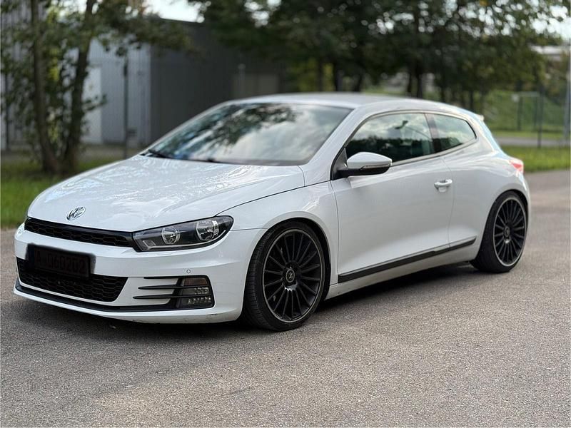 Weiß Gebraucht 2015 VW Scirocco Coupé | 8.999 € (Superpreis) - Bild 1/4