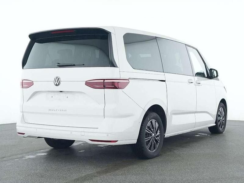 Gebraucht VW T7 Basis 150 PS (110 kW) 2024 Candyweiss Van