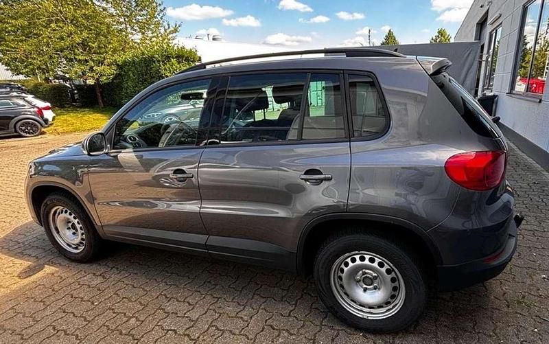 Gebraucht VW Tiguan Trendline 122 PS (89 kW) 2011 SUV