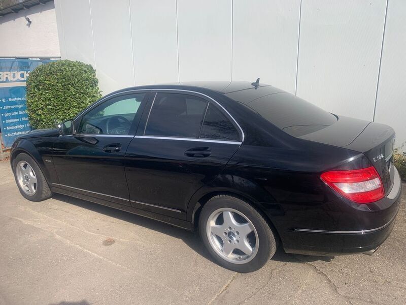 Gebraucht Mercedes C180 156 PS (114 kW) 2008 Schwarz Limousine