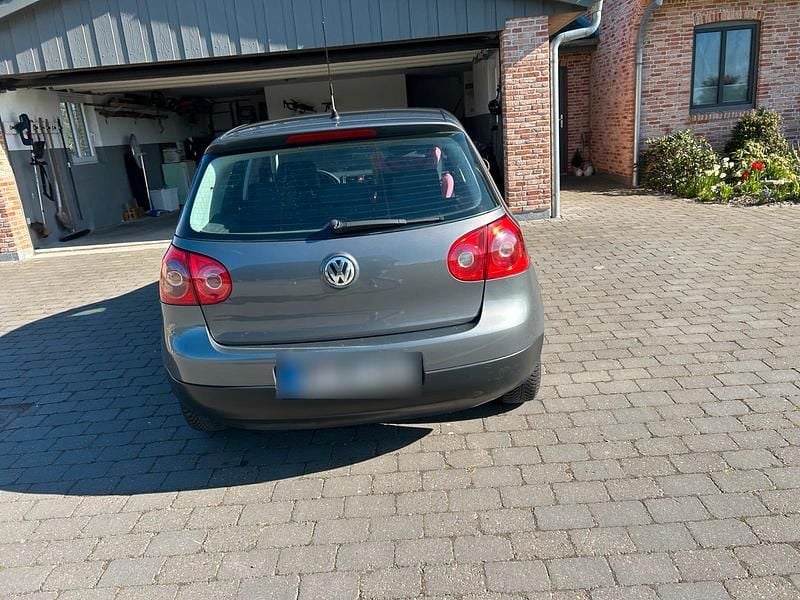 Usata VW Golf IV 75 CV (55 kW) 2005 Grigio Utilitaria