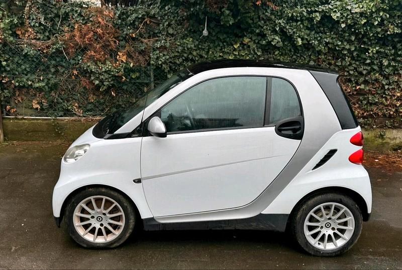 Gebraucht Smart ForTwo Coupé 71 PS (52 kW) 2010 Weiß Coupé
