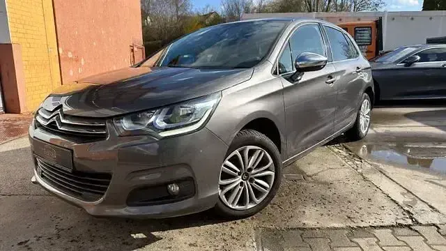 Gebraucht Citroën C4 SELECTION 120 PS (88 kW) 2015 Andere Limousine