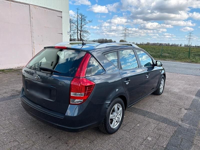 Second-hand Kia Ceed 109 CP (80 kW) 2011 Gri Hatchback